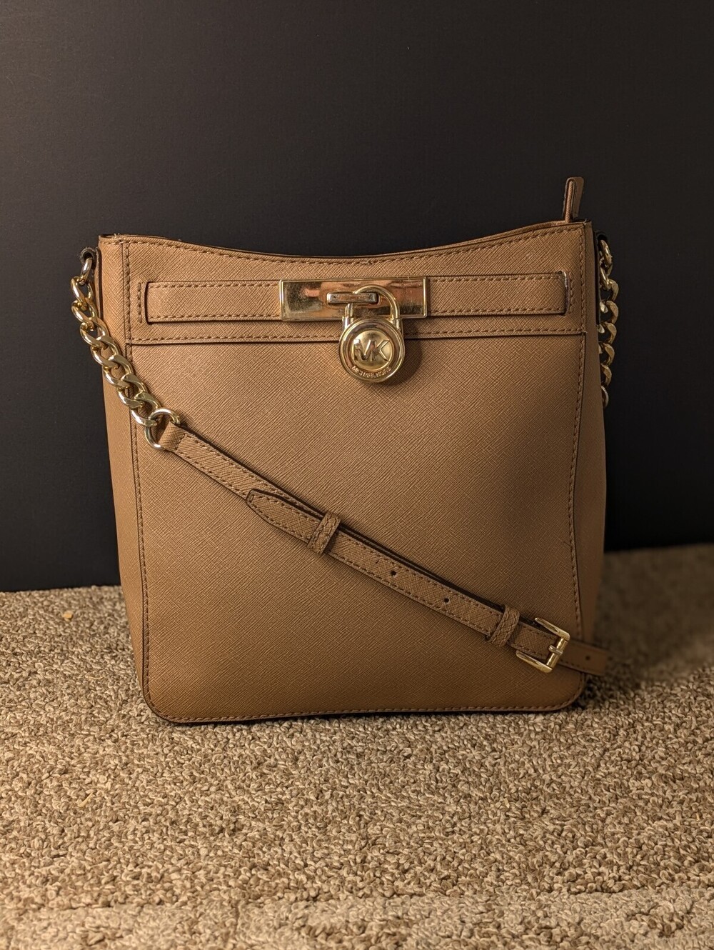 Michael Kors Hamilton Crossbody Bag Tan Saffiano Leather Lock Messenger Purse